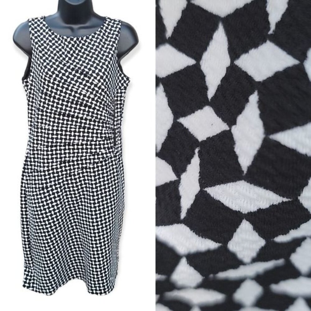 ILE Graphic Side Ruching Sleeveless Dress Black & White Size 8